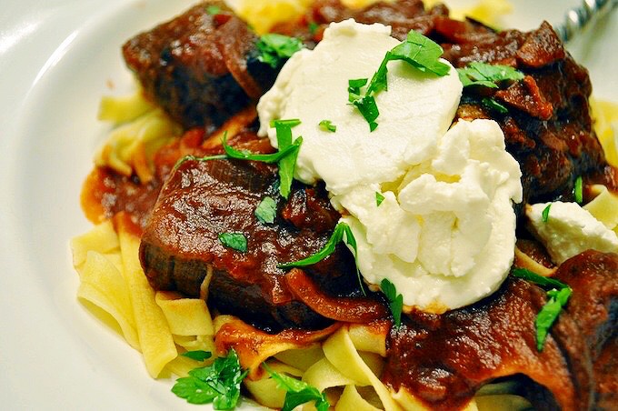 fettucine y filete con queso de cabra en salsa de tempranillo_ adriana angelet_ greatfood360_prwn_2015